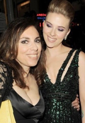 Melanie Sloan with her daughter, Scarlett Johannsson.